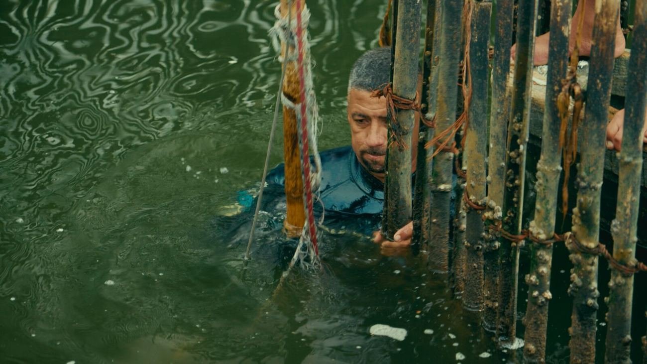 Still from The Century-Old Fishery of Guanabara Bay